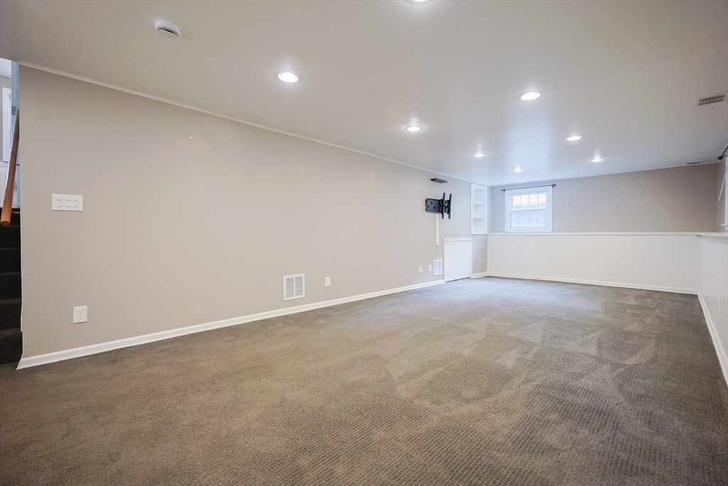 24 Fraser Rd