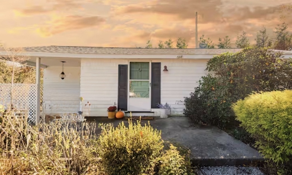 92 Atlantic - Cottage