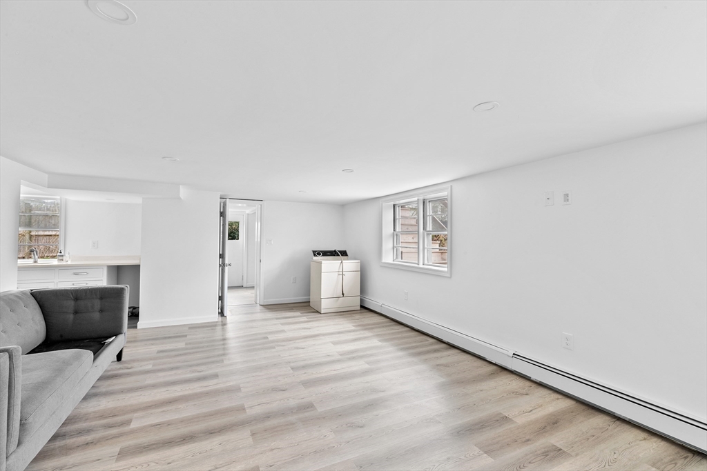 41 J St # 1