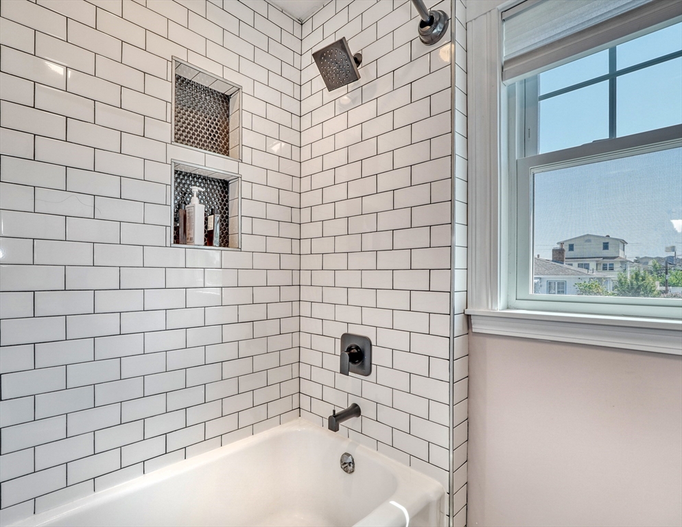 5 Mc Donald Rd, Medford