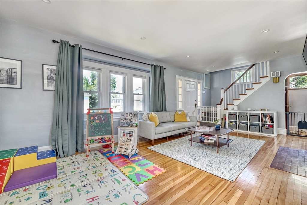 5 Mc Donald Rd, Medford