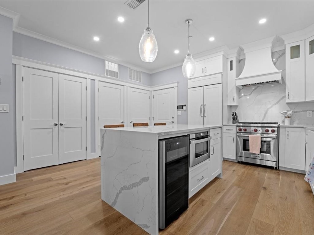 298 Washington Street # 210