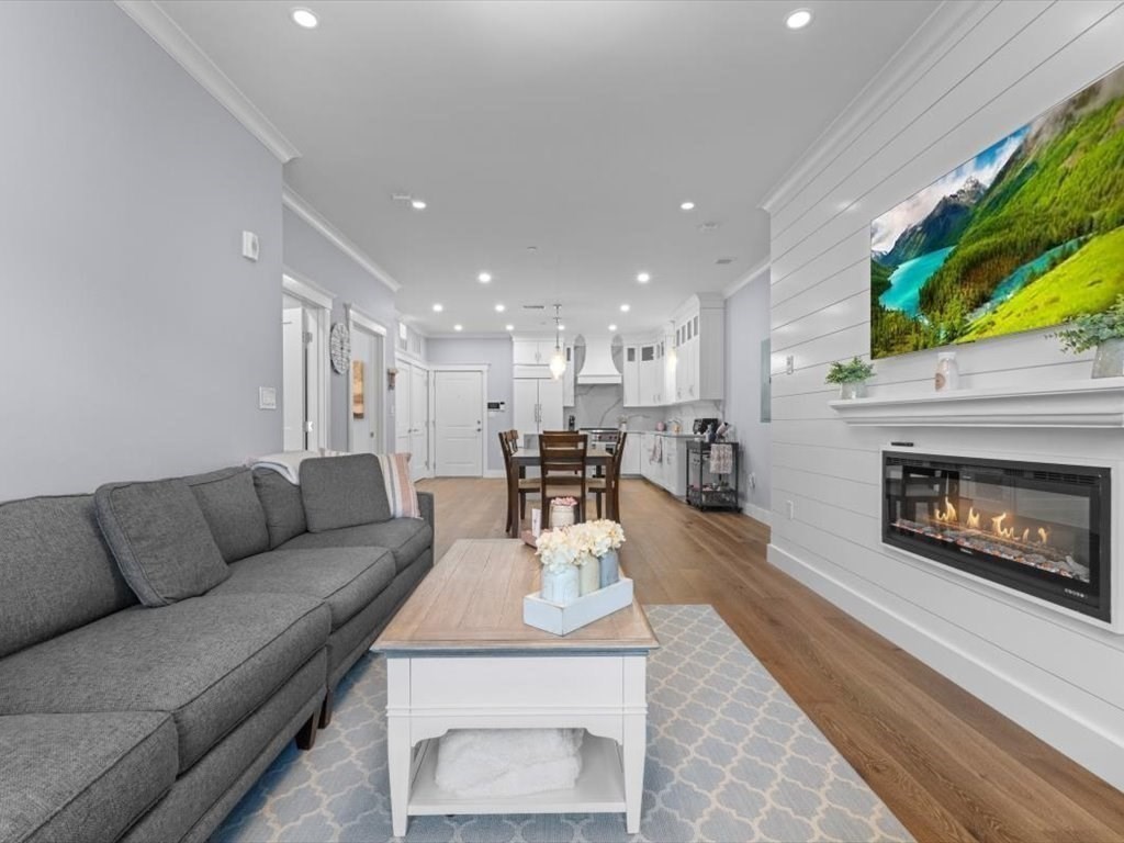 298 Washington Street # 210