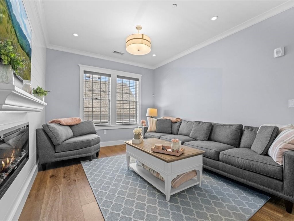 298 Washington Street # 210