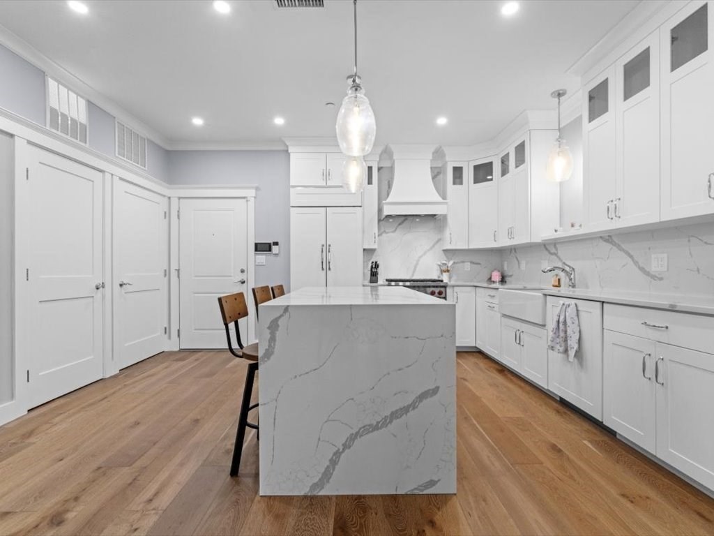 298 Washington Street # 210