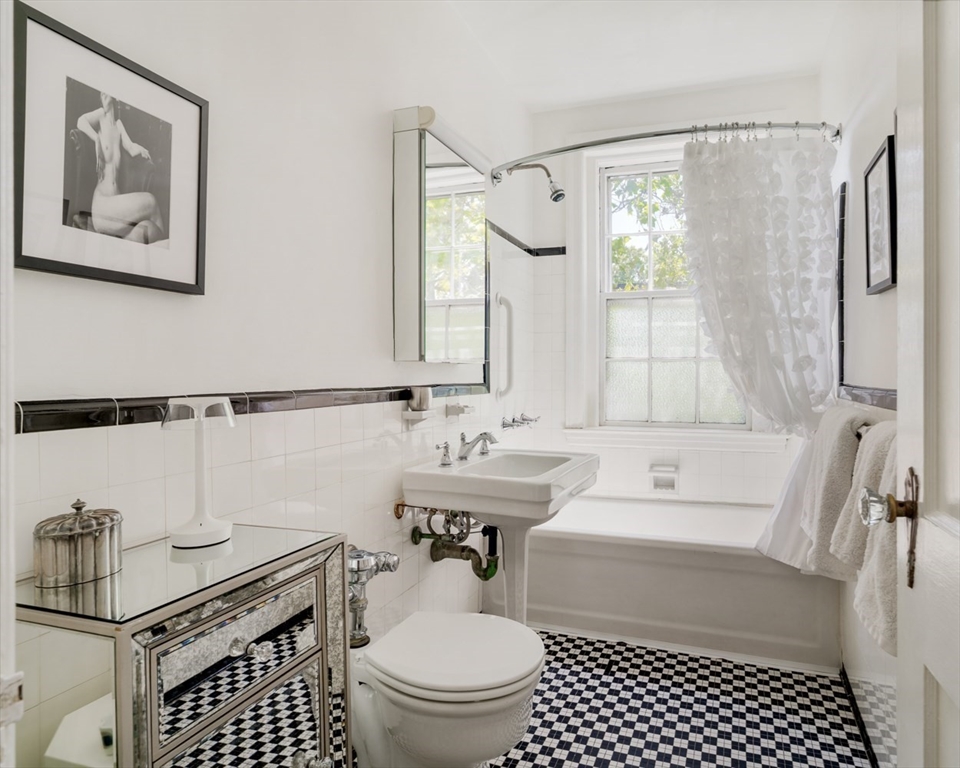 393 Broadway # 24