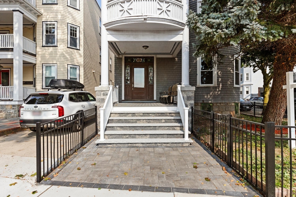 1640 Columbia Rd # 1