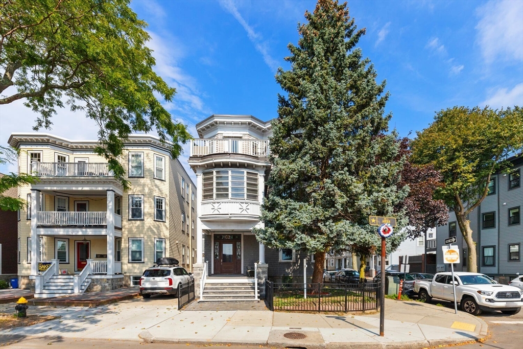 1640 Columbia Rd # 1