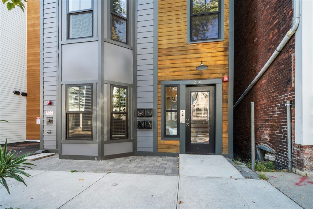 216 Havre St # 4