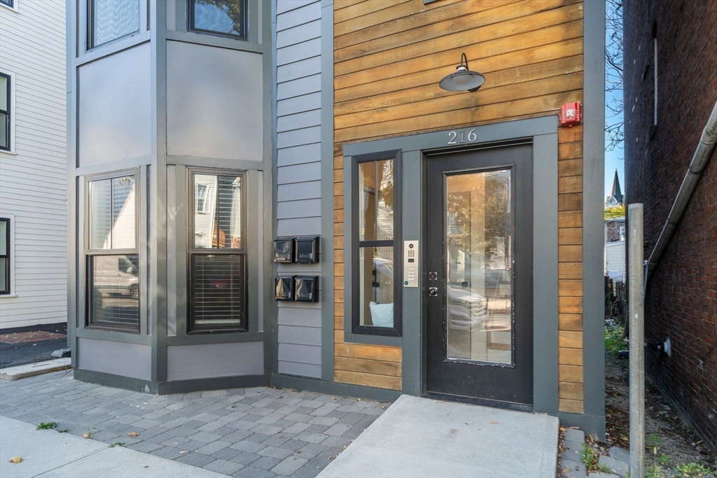 216 Havre St # 4