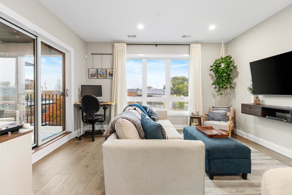 44 Ellery St # 303, Boston Unit: 303