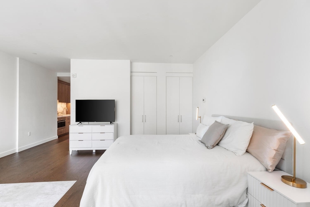 430 Stuart St # 18 Unit: 15-18