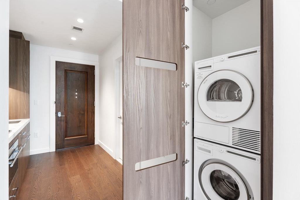 430 Stuart St # 18 Unit: 15-18