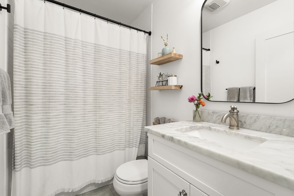 270 Bunker Hill St # 4