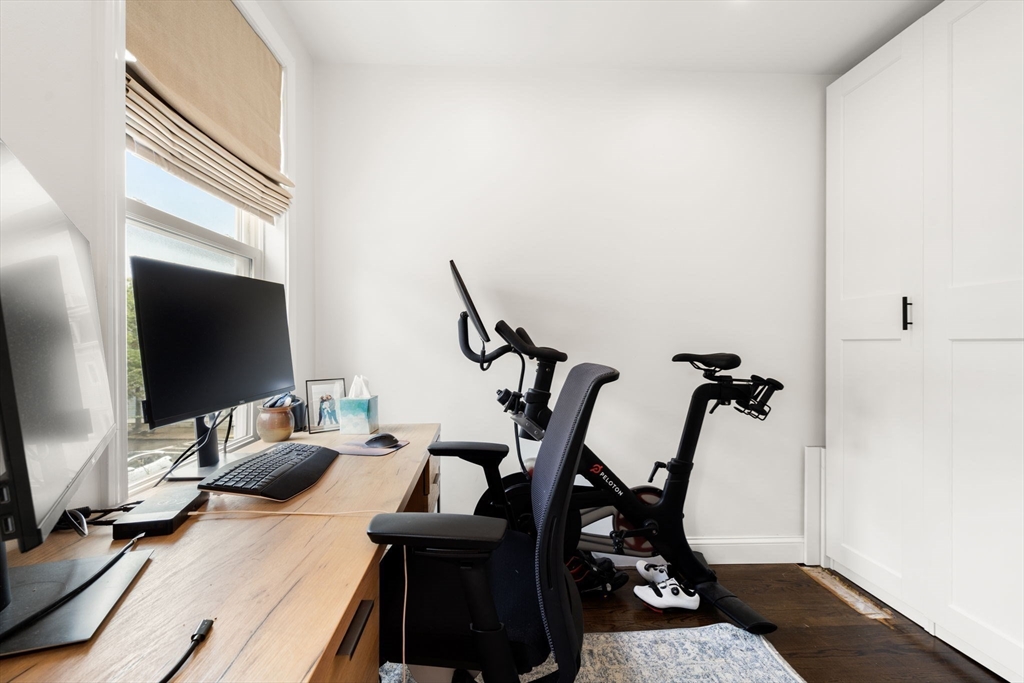 270 Bunker Hill St # 4