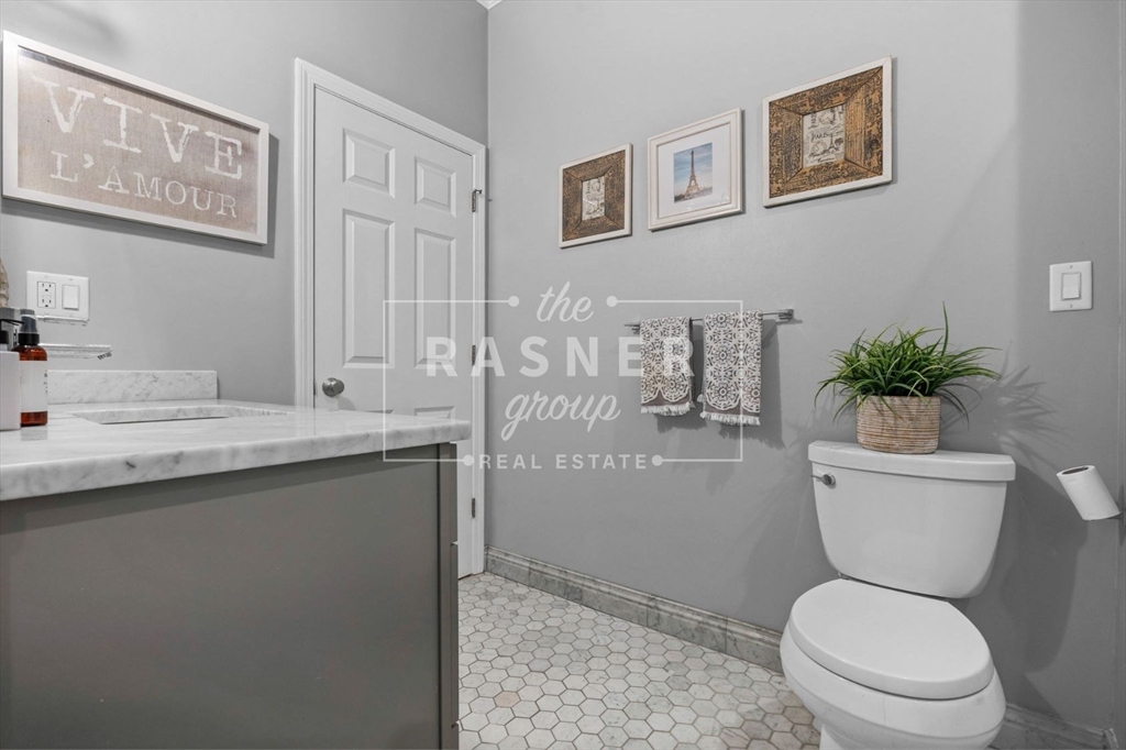 366 West Broadway # 4