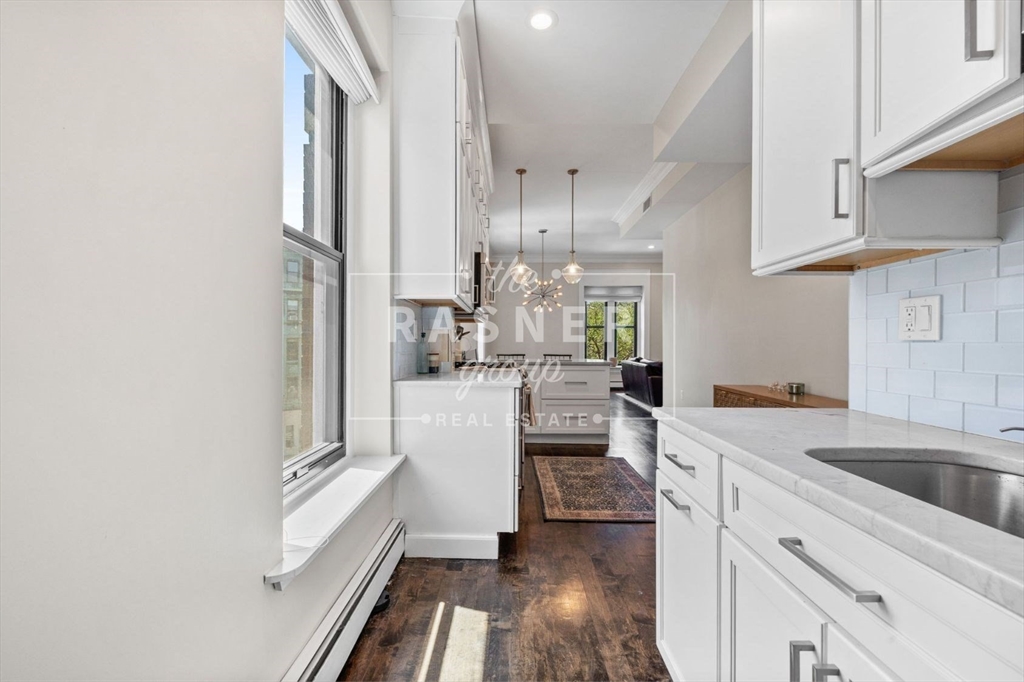 366 West Broadway # 4