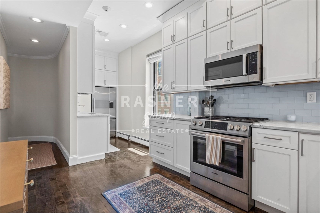 366 West Broadway # 4