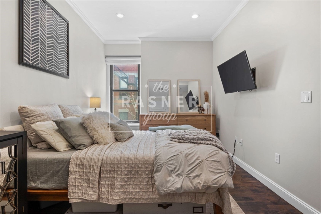 366 West Broadway # 4