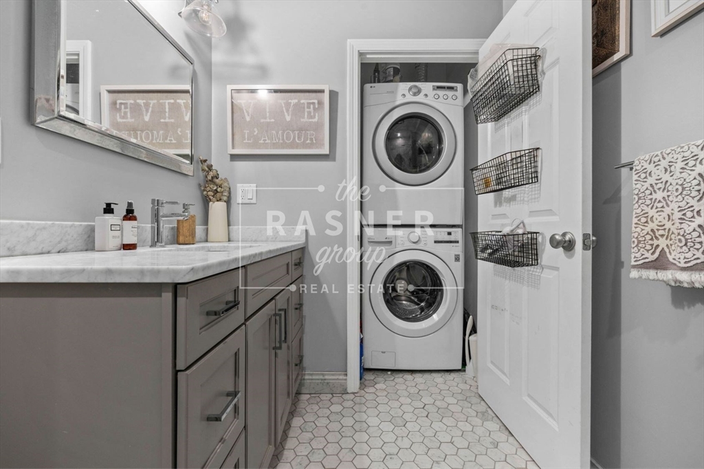 366 West Broadway # 4