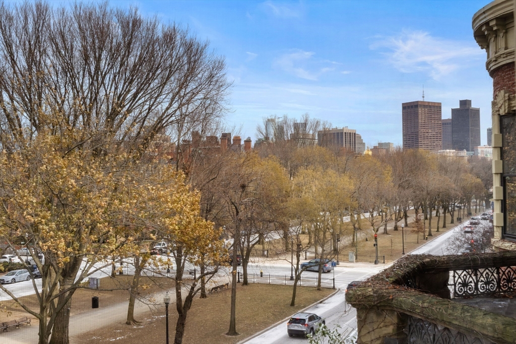 64 Commonwealth Ave # 5