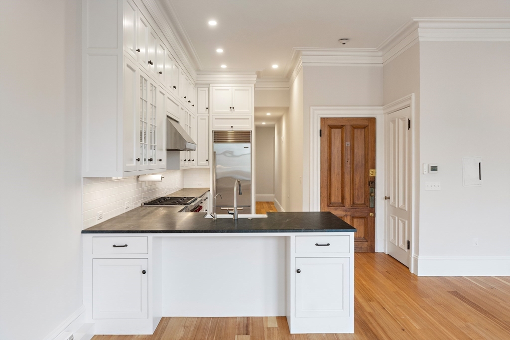 64 Commonwealth Ave # 5