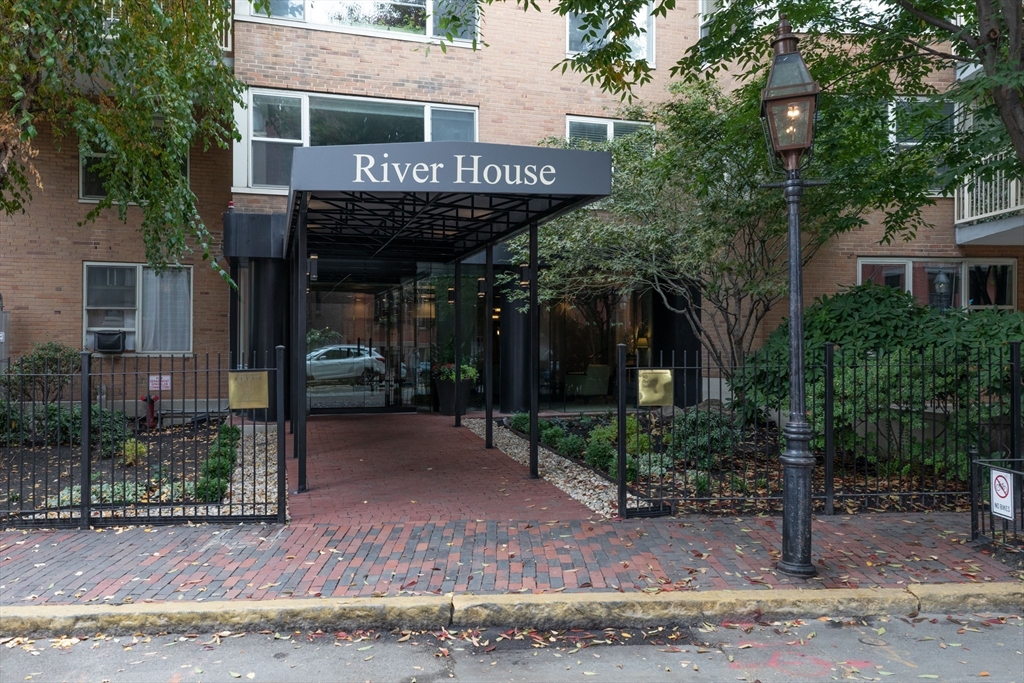 145 Pinckney St # 719