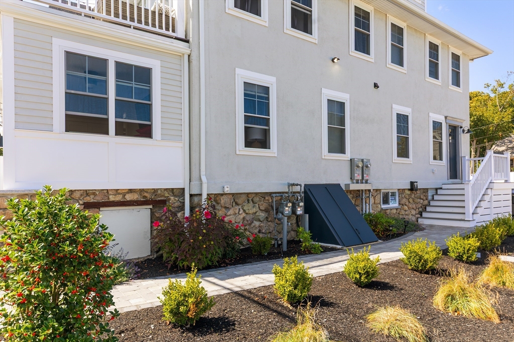 242 Atlantic Ave # 2