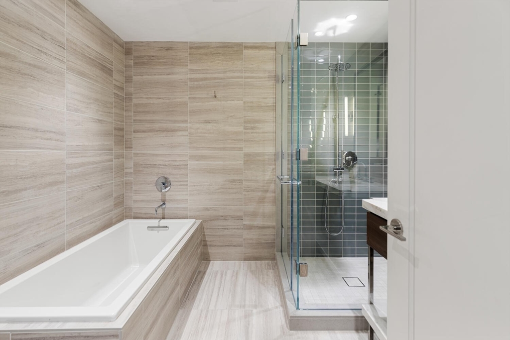 430 Stuart St # 1518