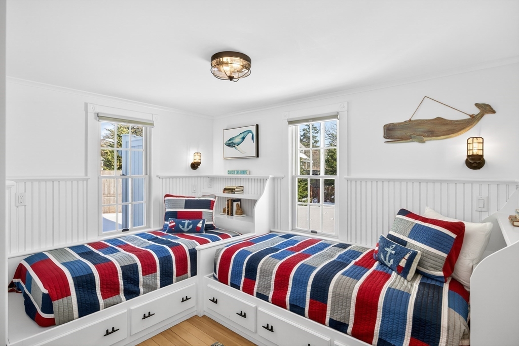 101 Oyster Pond Furlong St