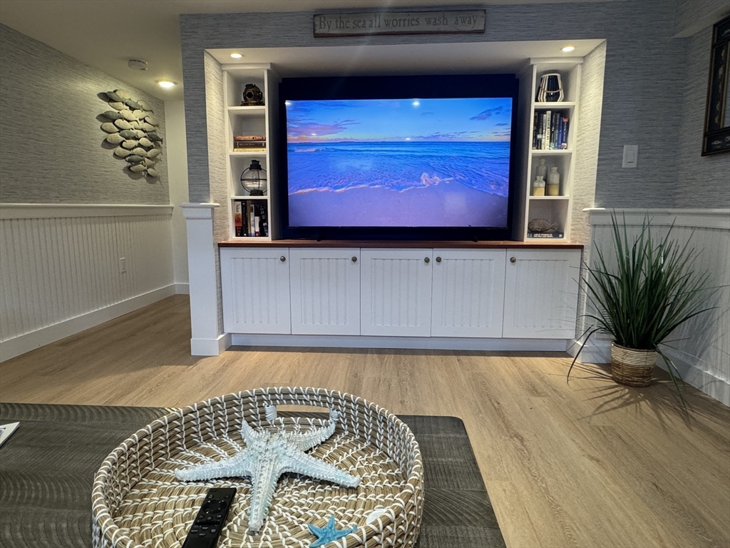 101 Oyster Pond Furlong St