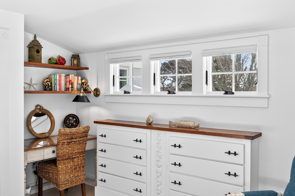 101 Oyster Pond Furlong St