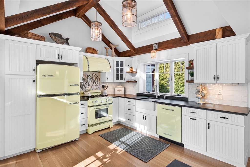 101 Oyster Pond Furlong St