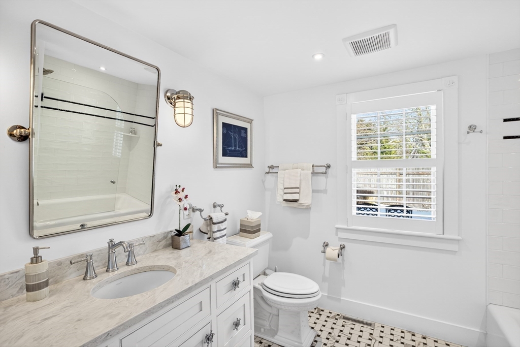 101 Oyster Pond Furlong St