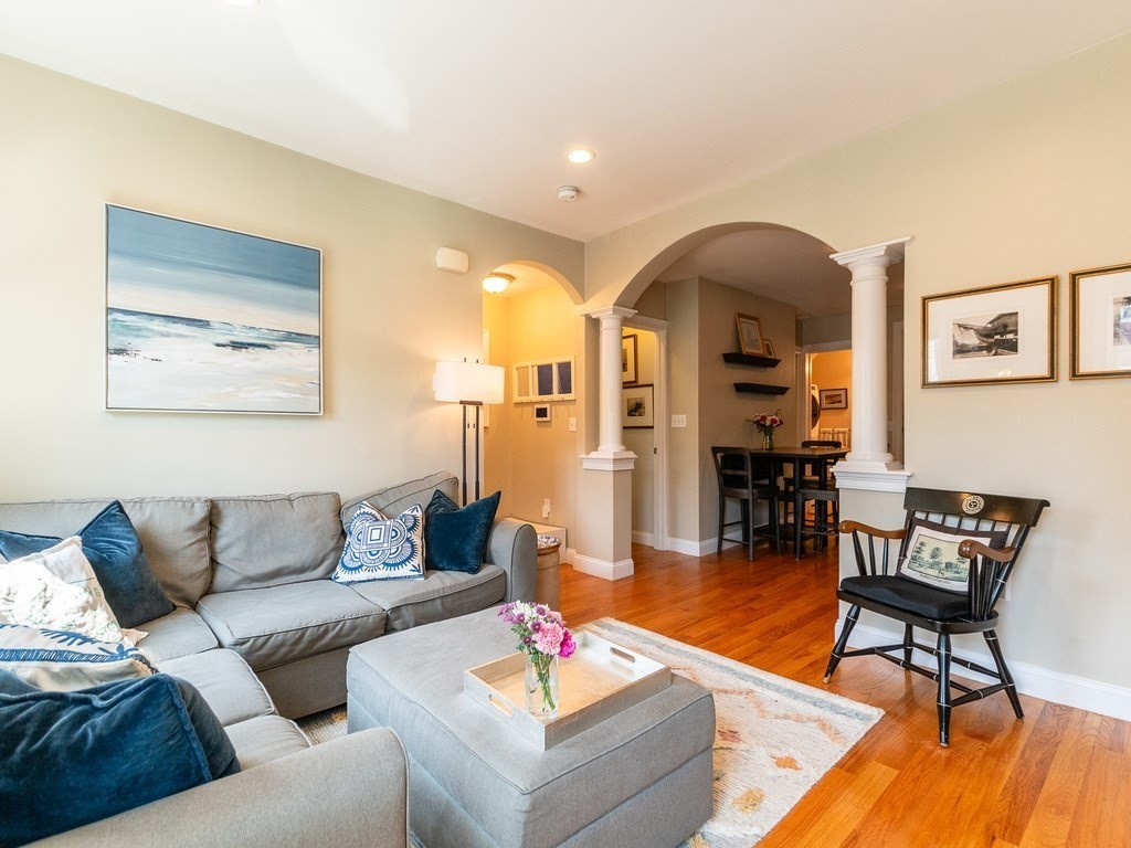 13 Russell St # 1