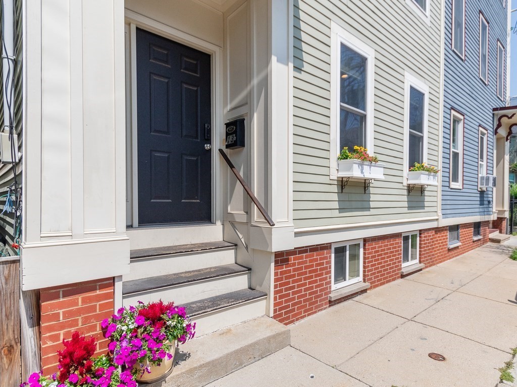 13 Russell St # 1