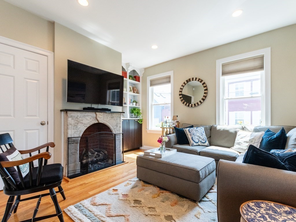 13 Russell St # 1