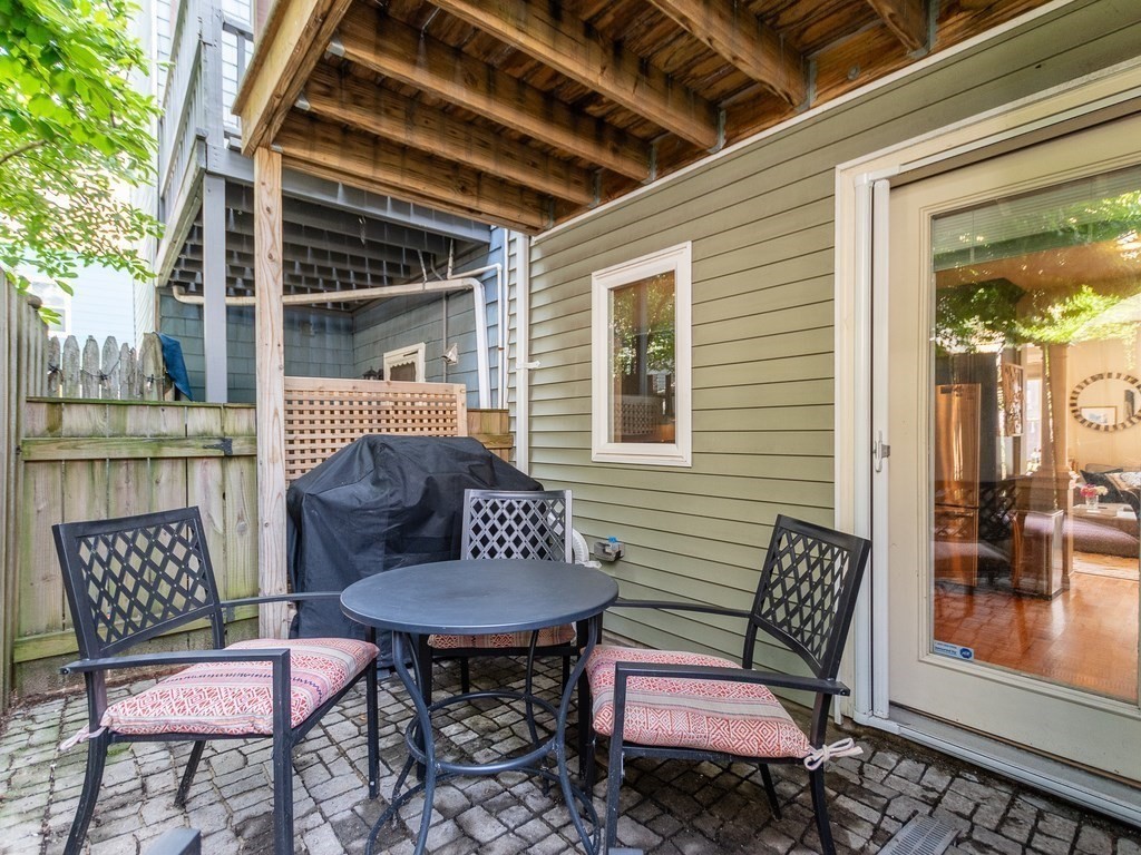 13 Russell St # 1