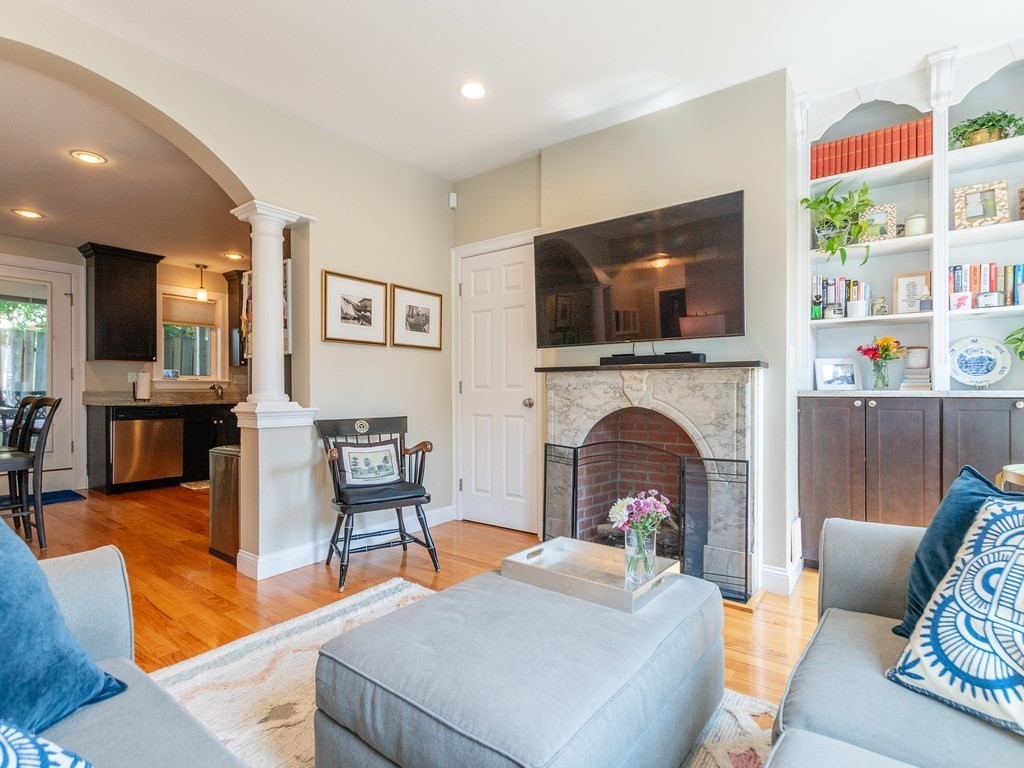 13 Russell St # 1