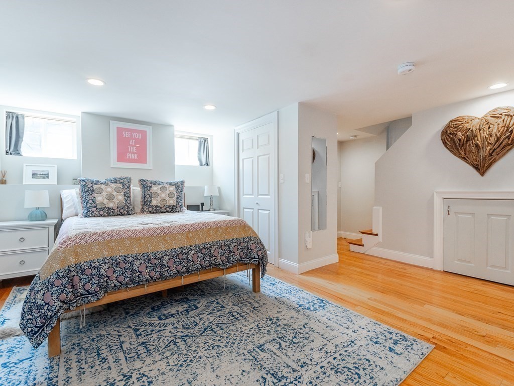 13 Russell St # 1