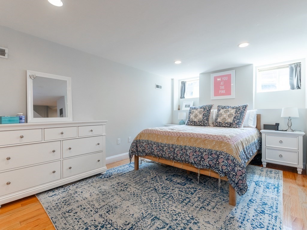 13 Russell St # 1