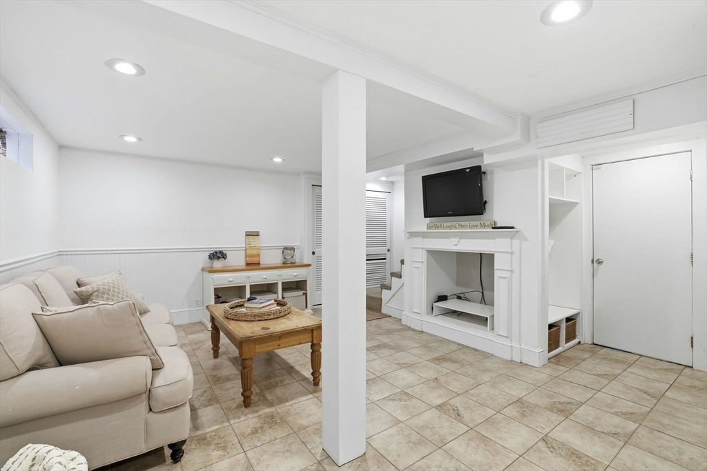 23 John Neil Dr