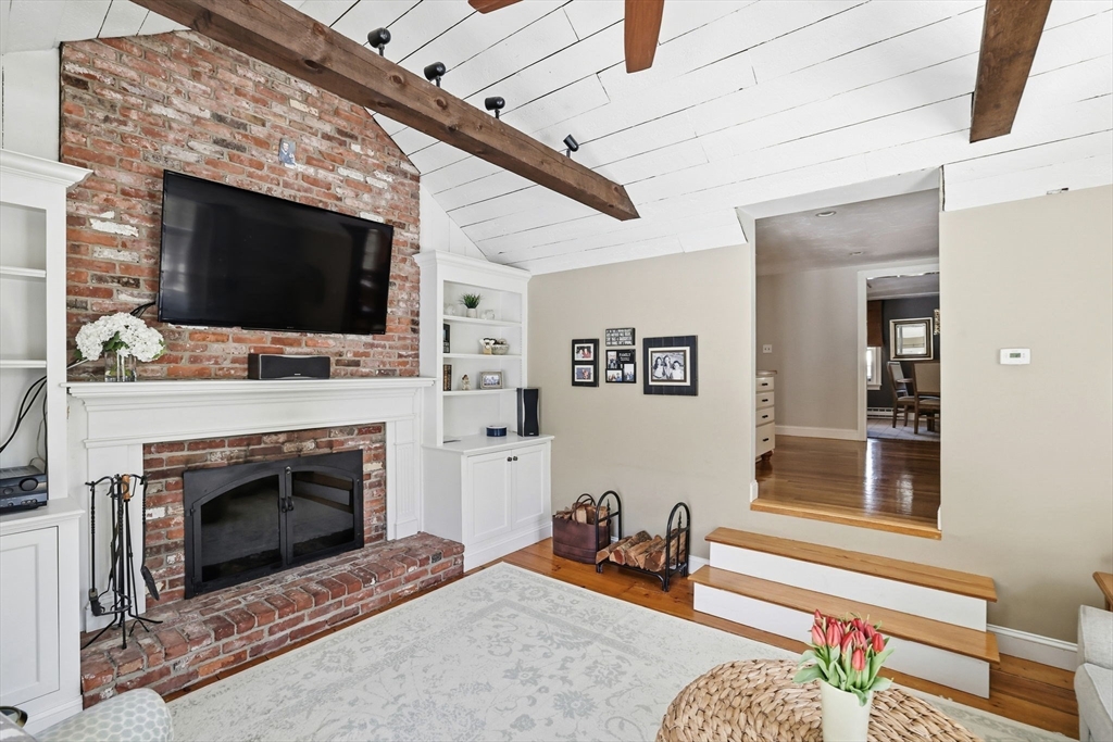 23 John Neil Dr