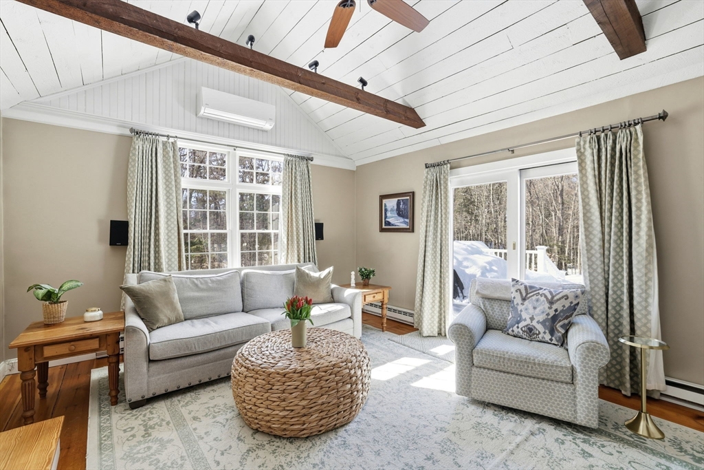 23 John Neil Dr
