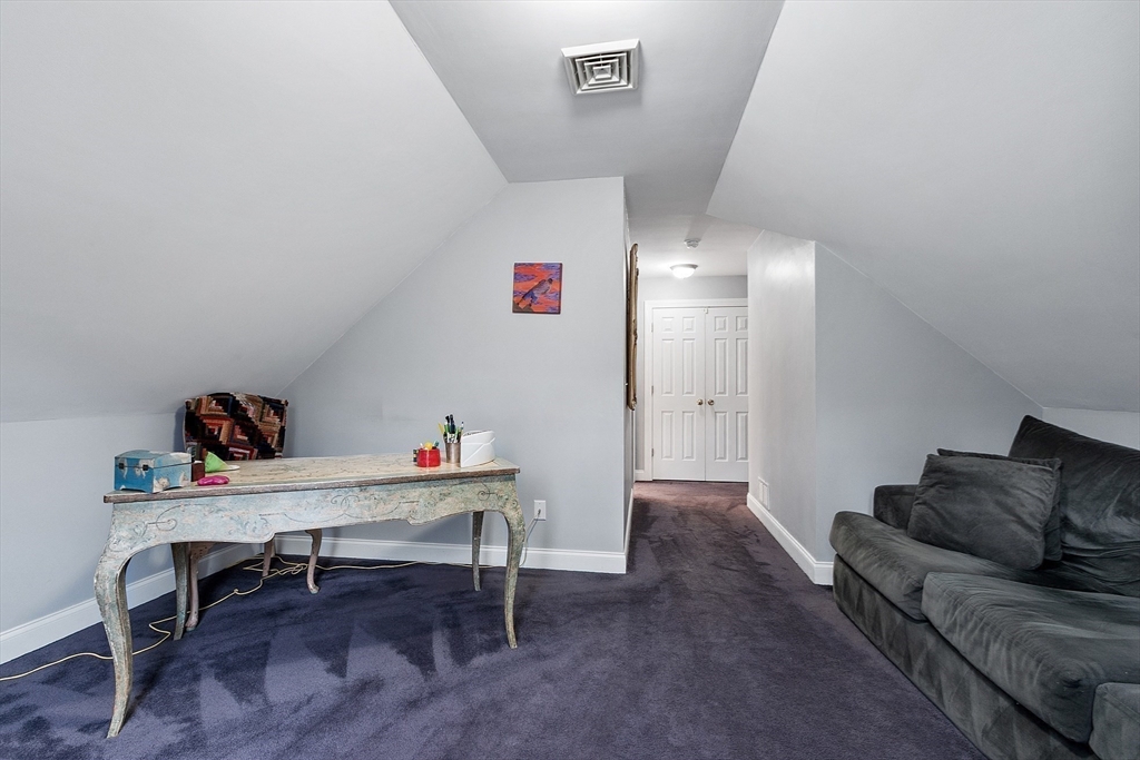 11 Sholan Circle