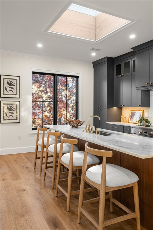 34 Vinton Street Unit: PH4