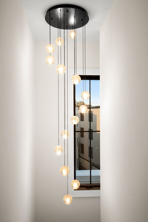 34 Vinton Street Unit: PH4