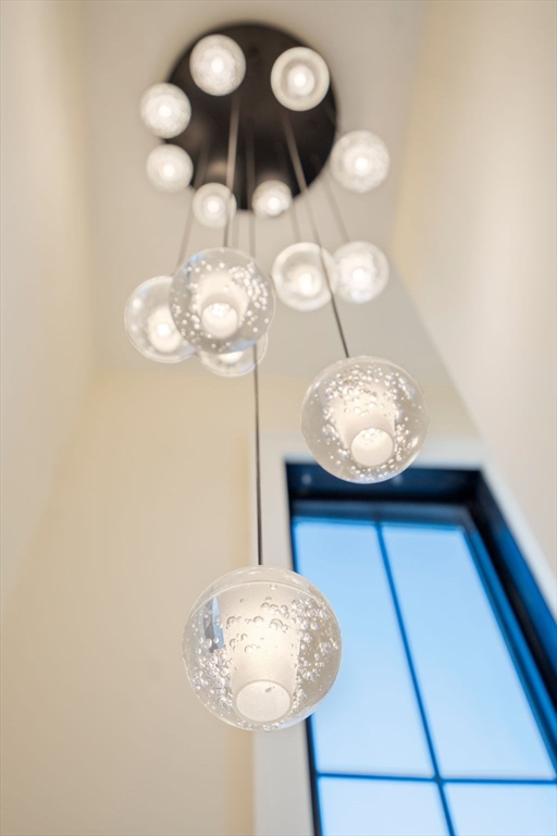 34 Vinton Street Unit: PH4