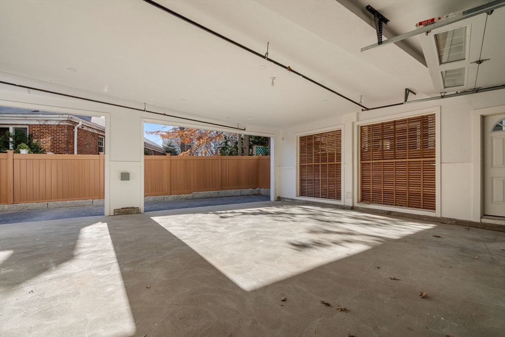 34 Vinton Street Unit: PH4