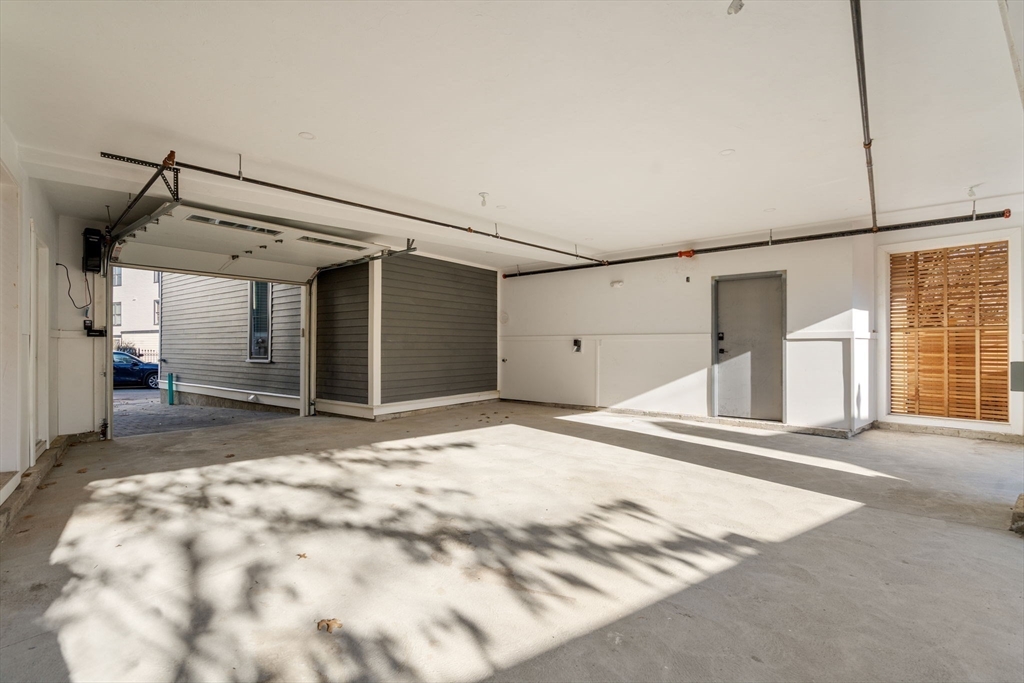 34 Vinton Street Unit: PH4